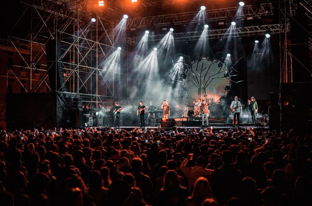 Arenas Audio equipa la gira de Taburete con Meyer Sound LYON y DiGiCo