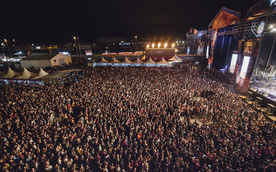 Arenas Audio sonorizó los dos escenarios rock del Festardor con sistemas Meyer Sound LYON