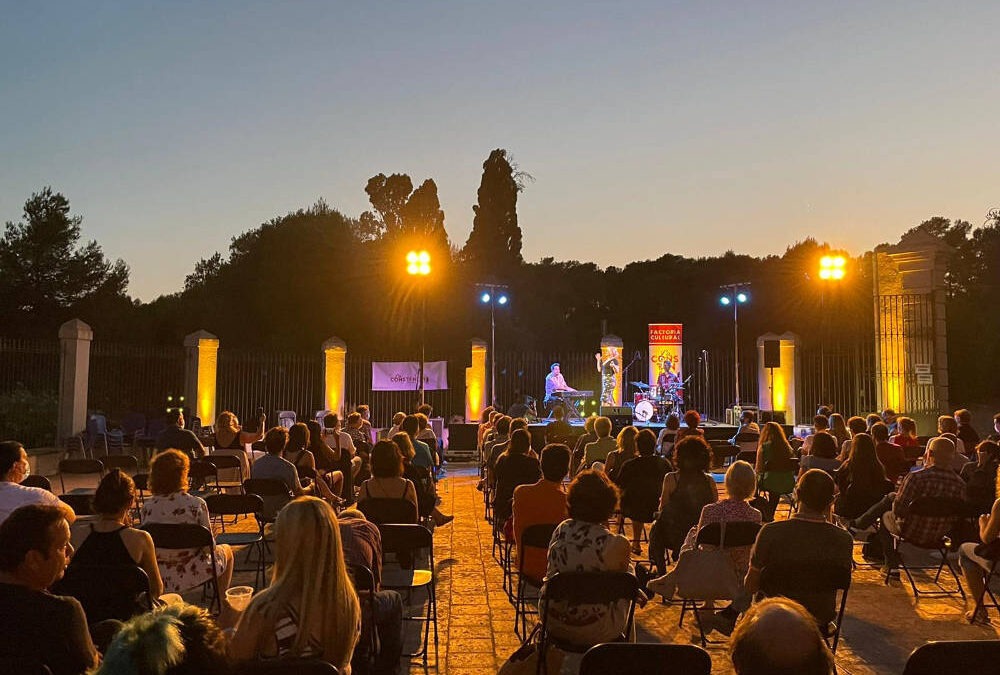 Sclat! sonorizó a Ster Wax Trio en Cerdanyola con ULTRA-X40