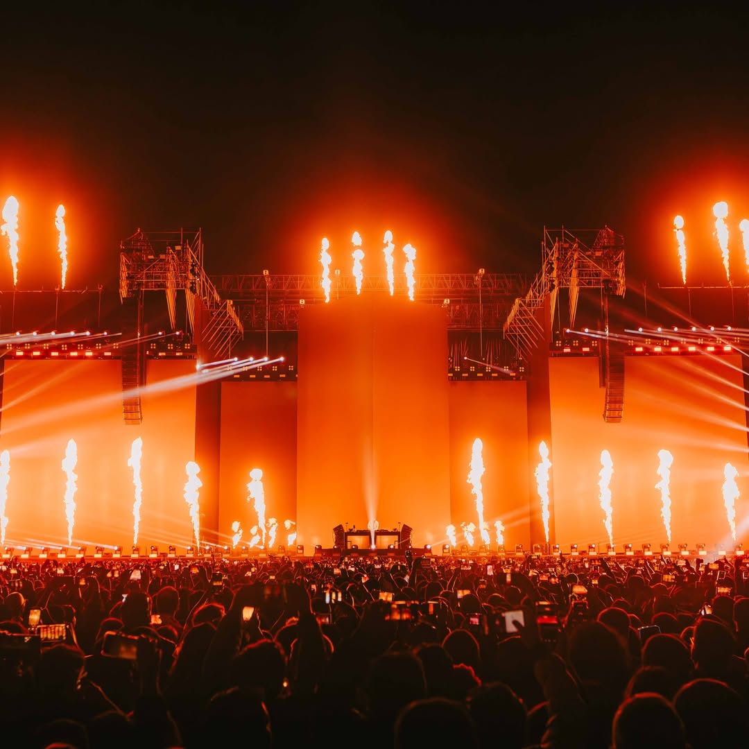 Meyer Sound PANTHER y 2100-LFC garantizan el impacto sonoro del Tour Monolith de David Guetta en Lima